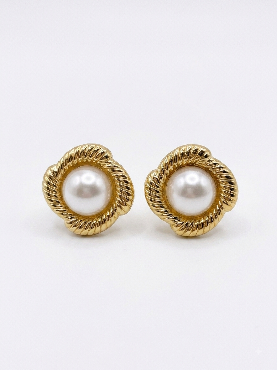 Pendientes dorados con perlas