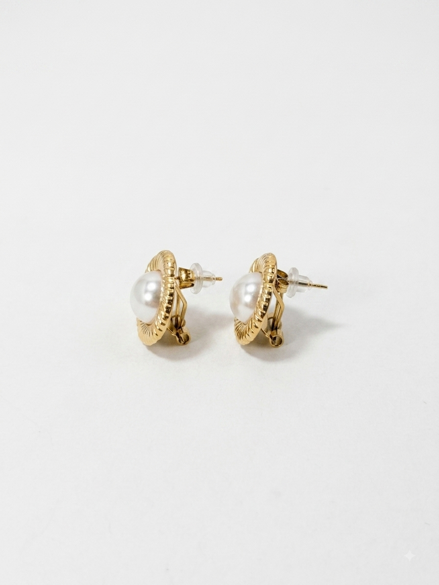 Pendientes dorados con perlas