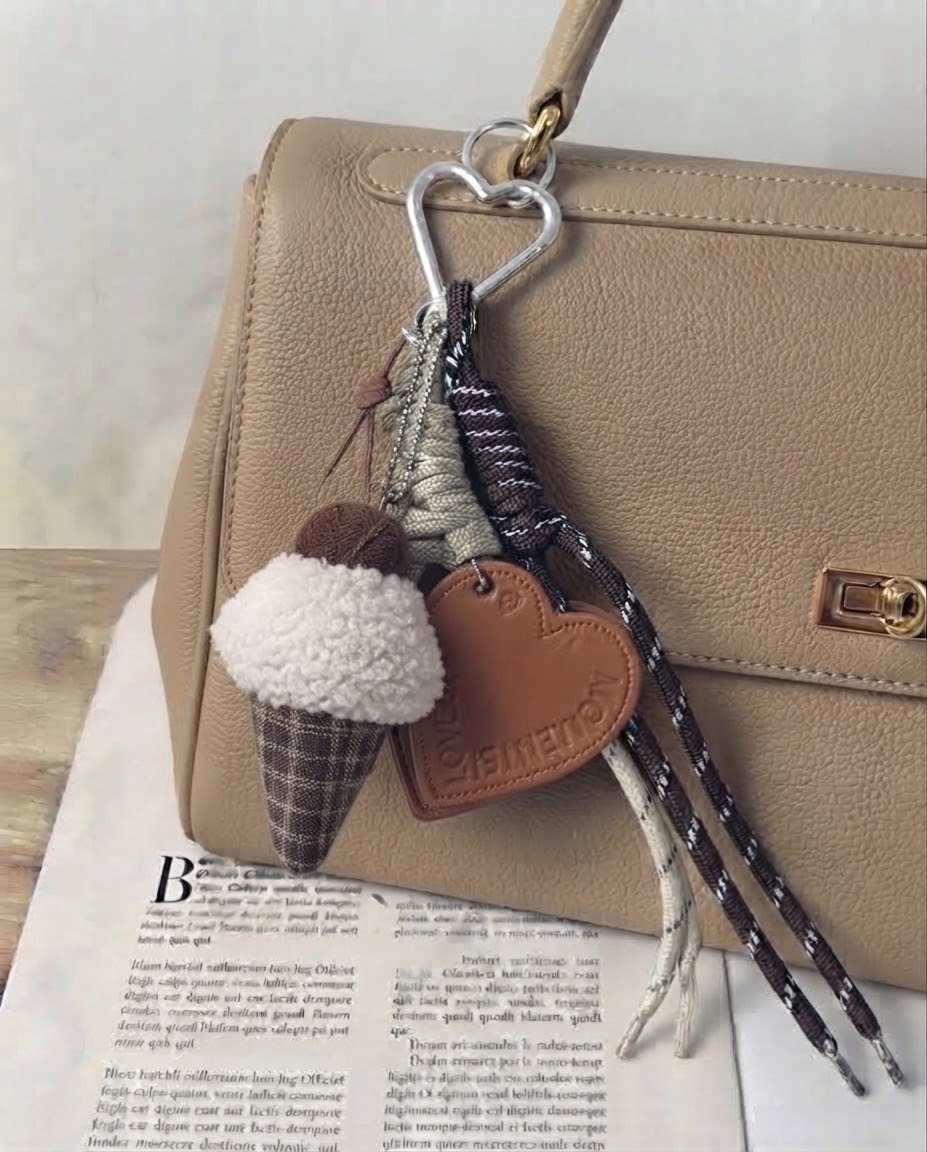 Llavero para Bolso en Forma de Helado con Corazón